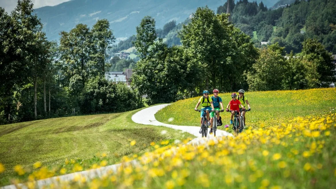 Flache Talrouten, offizielle Gravel-Linien und Bike-Tage mit Liftunterstützung.