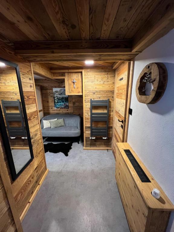 KitzAlpen Chalet — Details 2