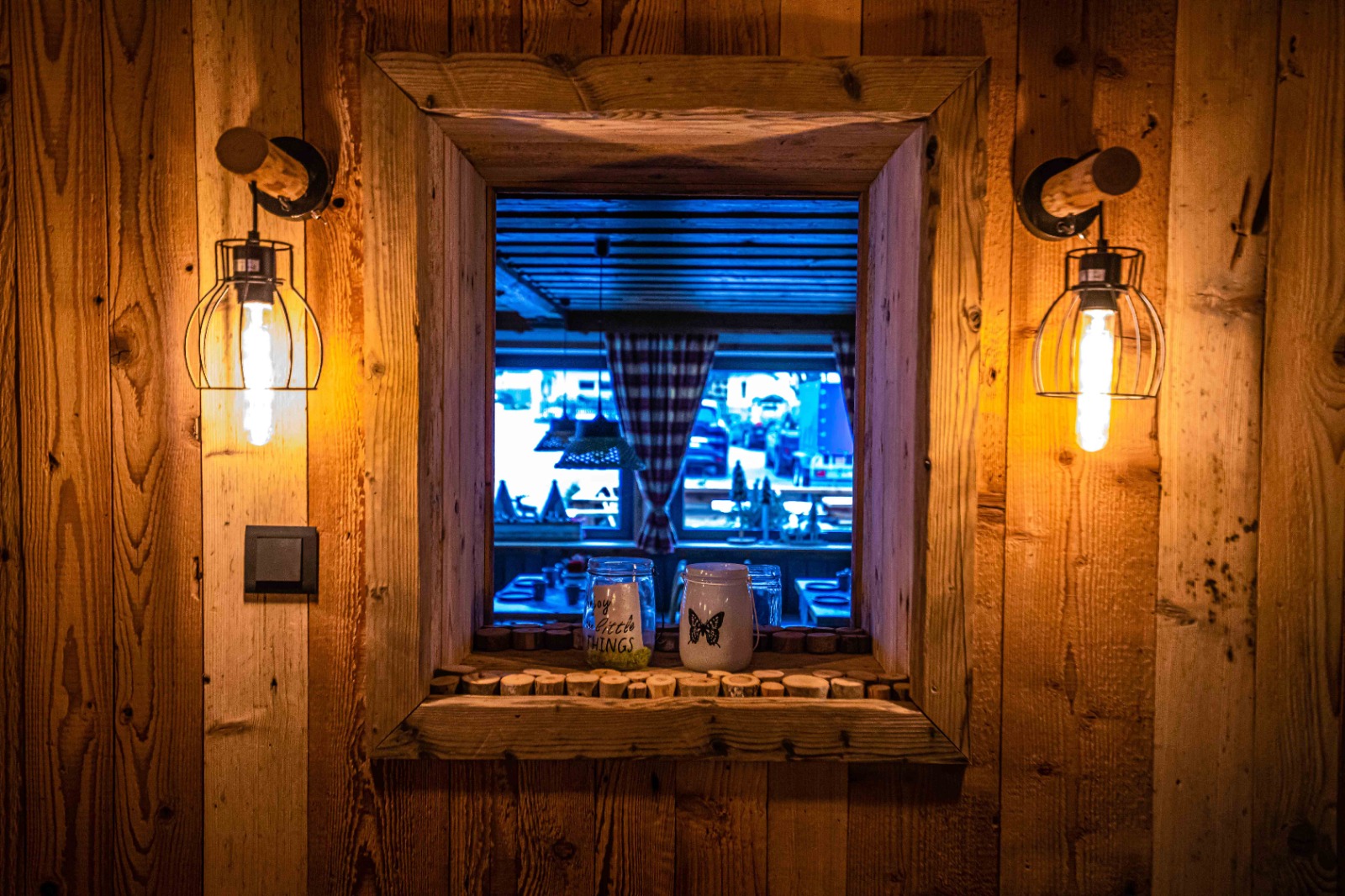 Restaurant – Sitzbereich mit Aussicht
