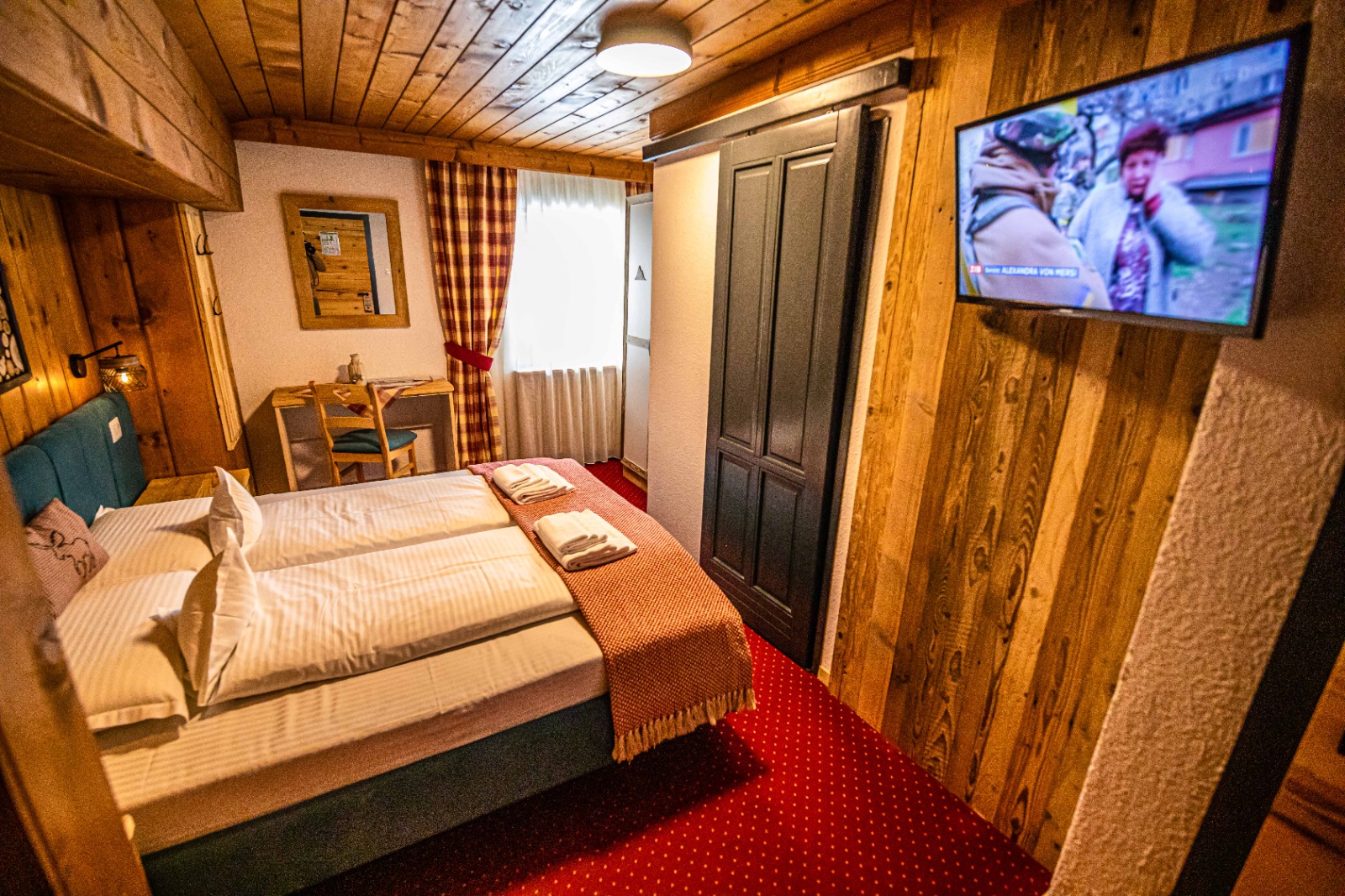 Familienzimmer mit Verbindungstür 8