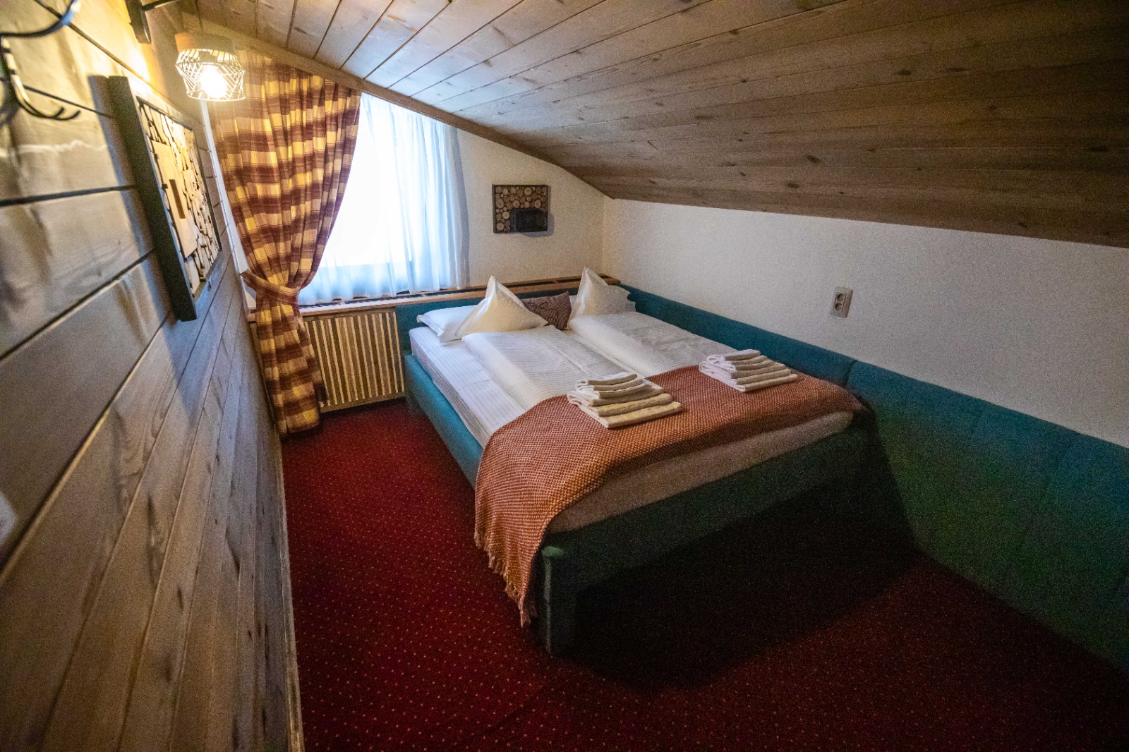 Familienzimmer mit Verbindungstür 9